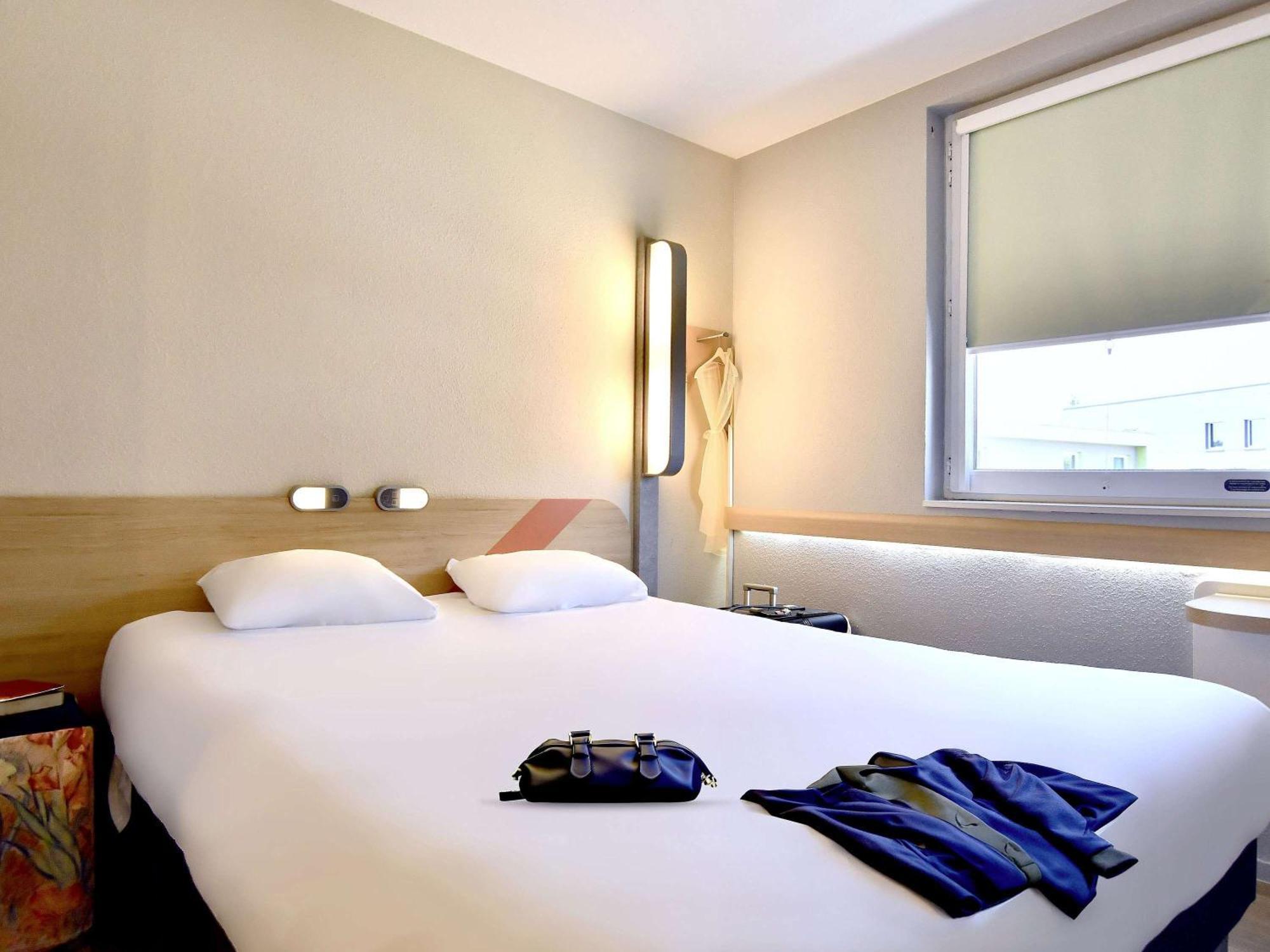 Ibis Budget Nantes Reze Aeroport Exteriör bild