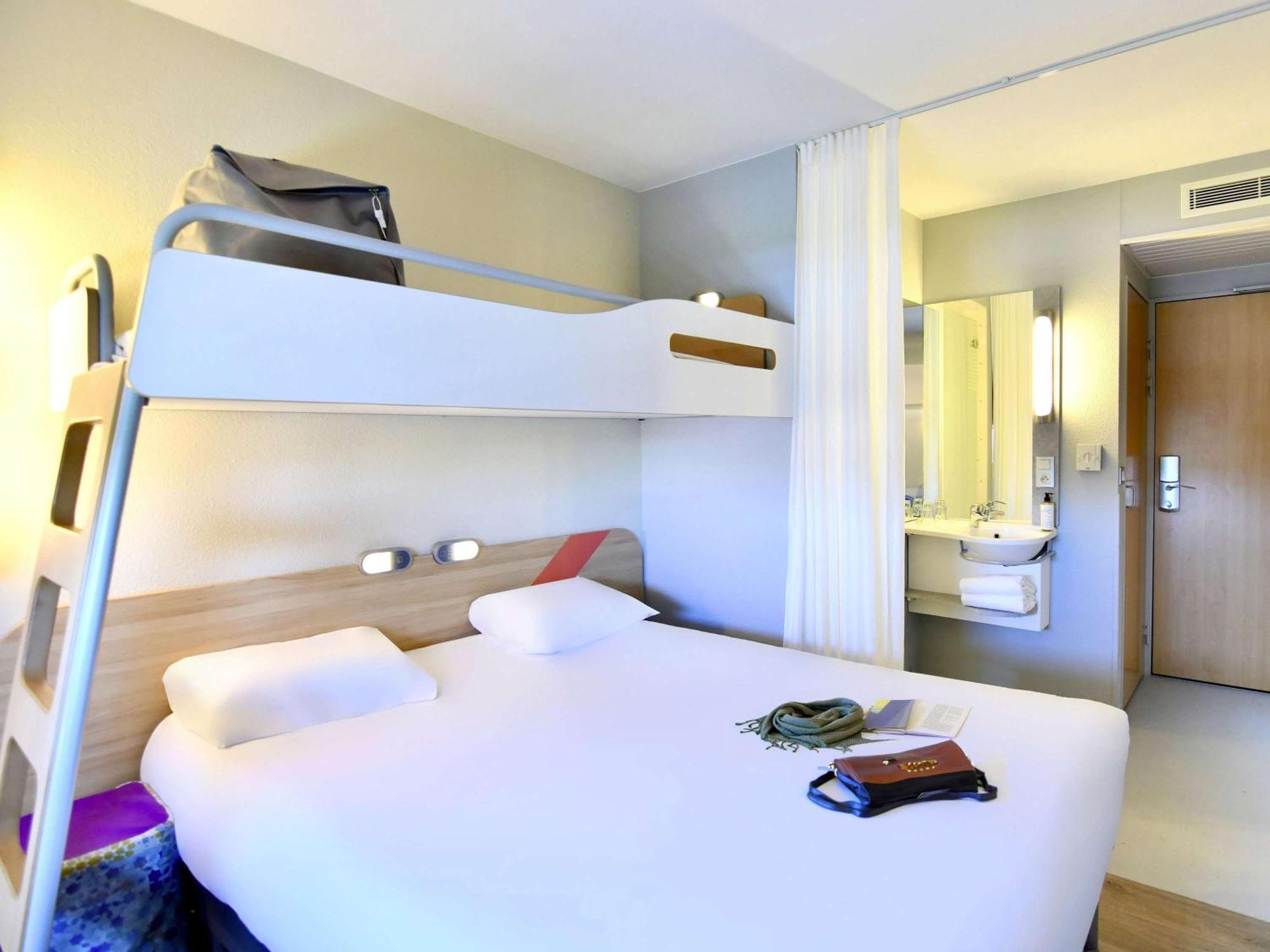 Ibis Budget Nantes Reze Aeroport Exteriör bild